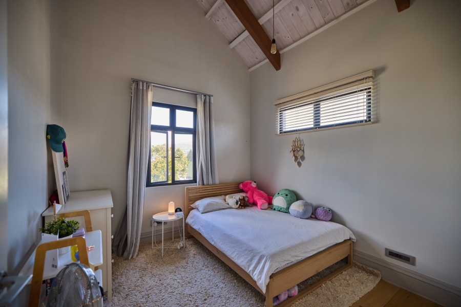 5 Bedroom Property for Sale in Lake Michelle Western Cape